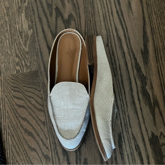 UNIVERSAL THREAD Bone Dekota Croco Mules Slides - Picture 3 of 6